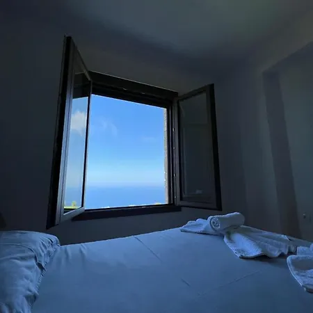 Con Vista Villa